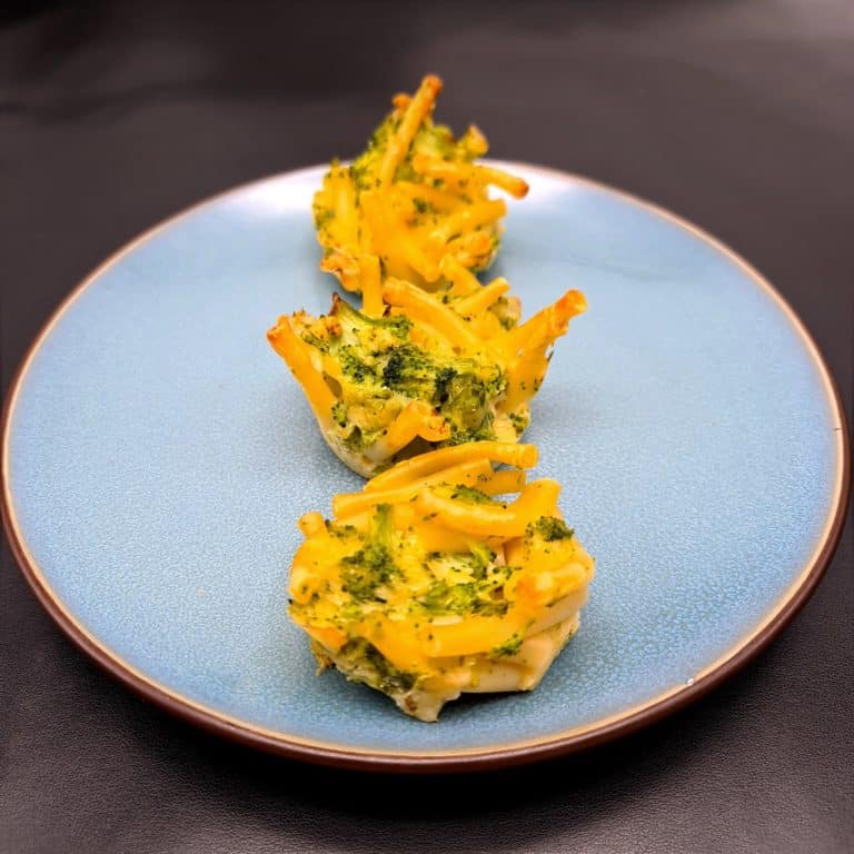 Une recette de repas végétarien pour bébé en DME : les bouchées macaronis brocoli.