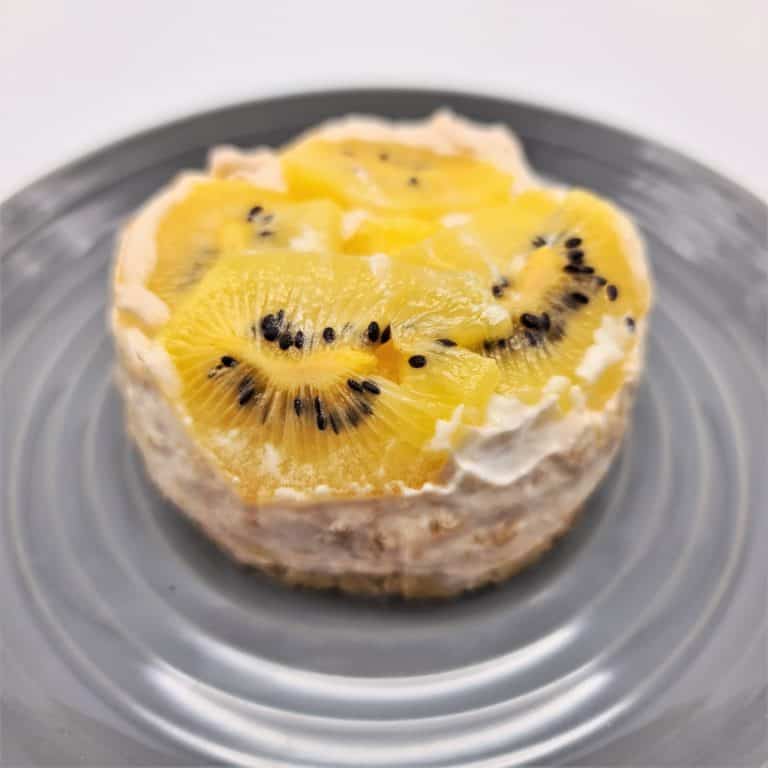 Un cheesecake kiwi beurre de cacahuète à tester sans tarder. Une recette savoureuse pour bébé en DME et le reste de la famille.