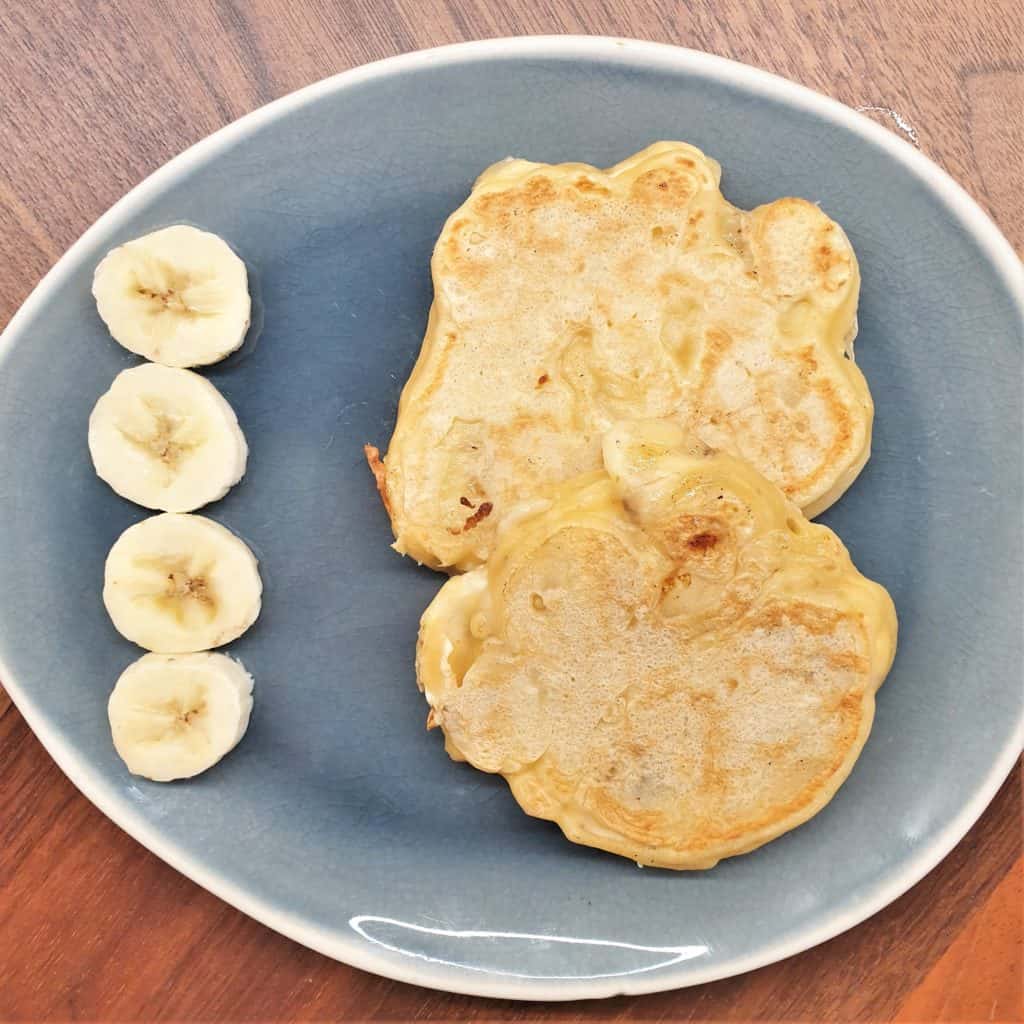 Une recette de pancakes banane idéale pour le déjeuner de bébé en DME.