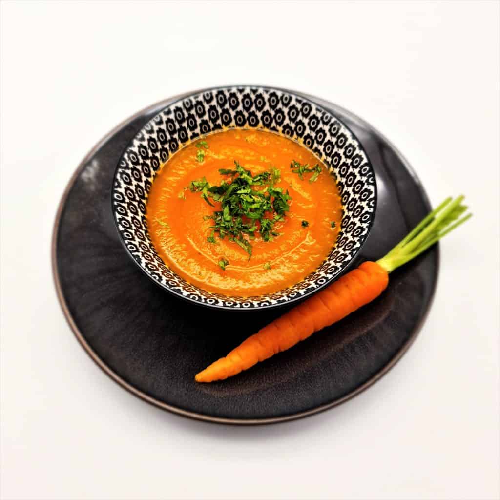 Une recette à faire sans tarder : la soupe carotte curry. Un délicieux repas sain en DME pour bébé.