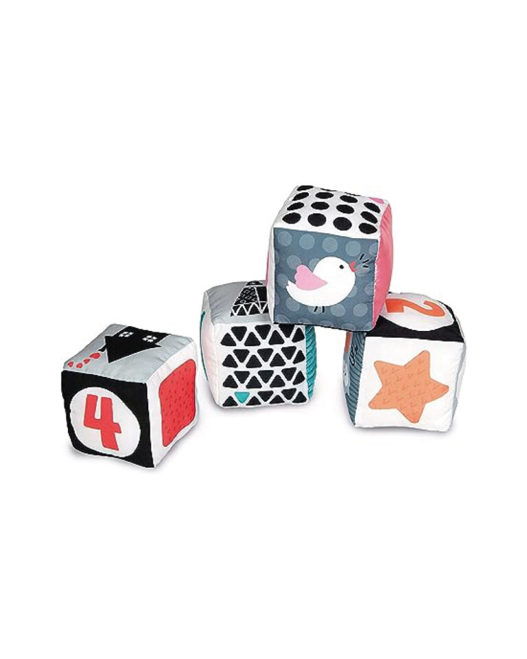 Des petits cubes d'éveil qui aideront votre enfant à développer sa motricité fine tout en s'amusant !
