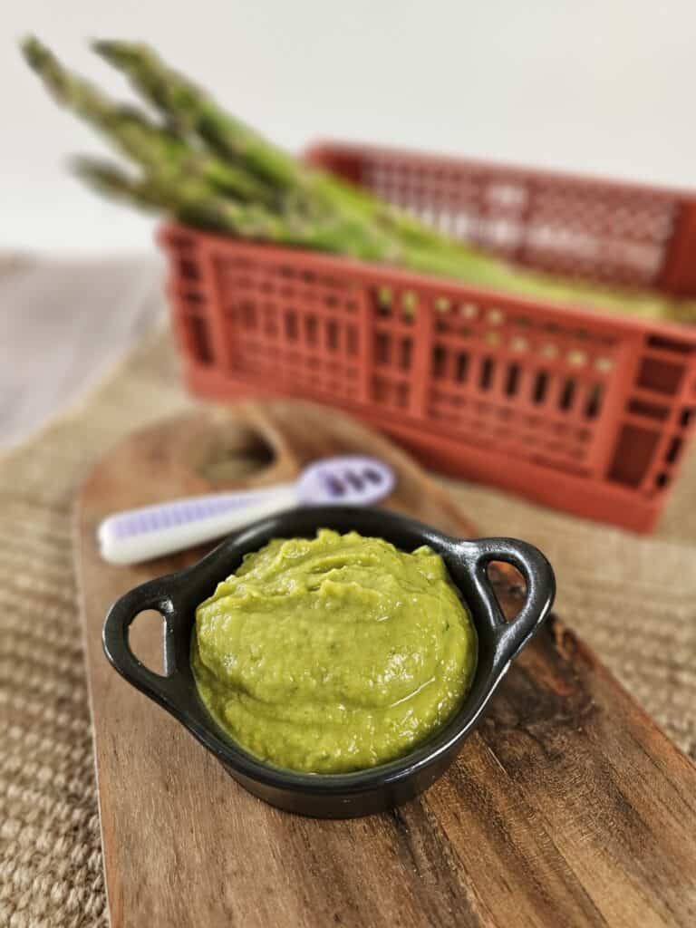 Découvrez notre recette de tartinade d’asperges vertes à la menthe, bien fraiche est idéale pour les journées vadrouille ou en apéro !