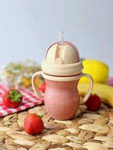 Un milkshake fraise banane parfait pour la DME de bébé