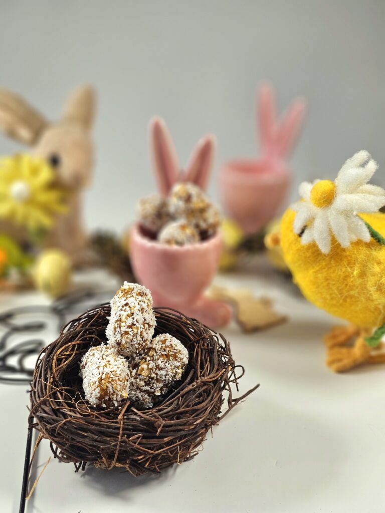 "Oeufs de Pâques maison sains et gourmands pour bébé en DME dès 6 mois, une alternative sans chocolat et pleine de saveurs !