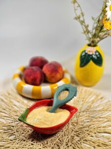 Crème à la pêche maison pour bébé dès 6 mois – recette simple, rapide et sans sucre ajouté.