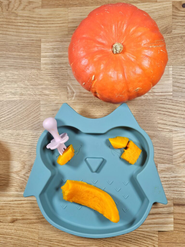 Recept voor een smeltende pompoen voor baby's vanaf 6 maanden, perfect voor de RAPLEY-METHODE , rijk aan bètacaroteen en ideaal om nieuwe, van nature zoete texturen te ontdekken.