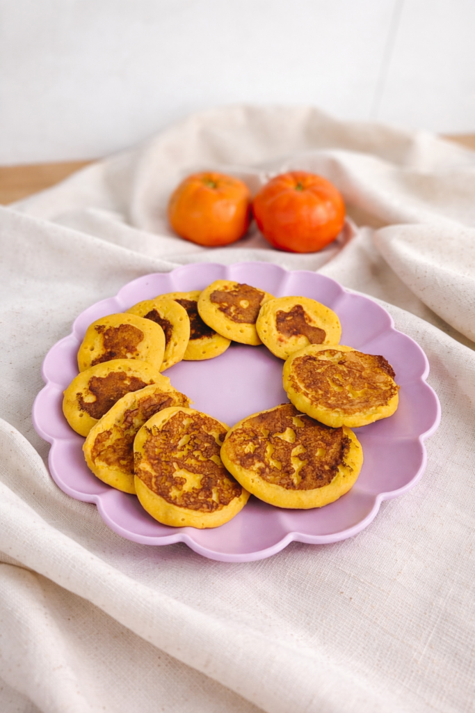 Clementinepannenkoeken voor baby's vanaf 6 maanden: een eenvoudig, luchtig en van nature zoet recept RAPLEY-METHODE , perfect voor het ontbijt of als tussendoortje.